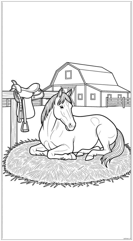 Paard rust op vers stro met zadel dat vlakbij hangt