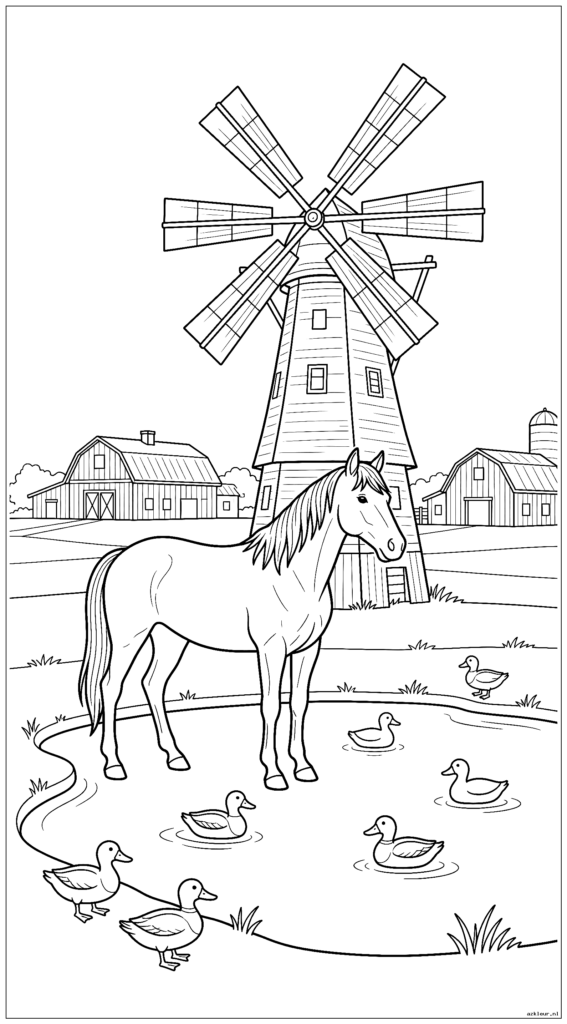 Paard staat bij een oude windmolen met eenden in een vijver en boerderijgebouwen