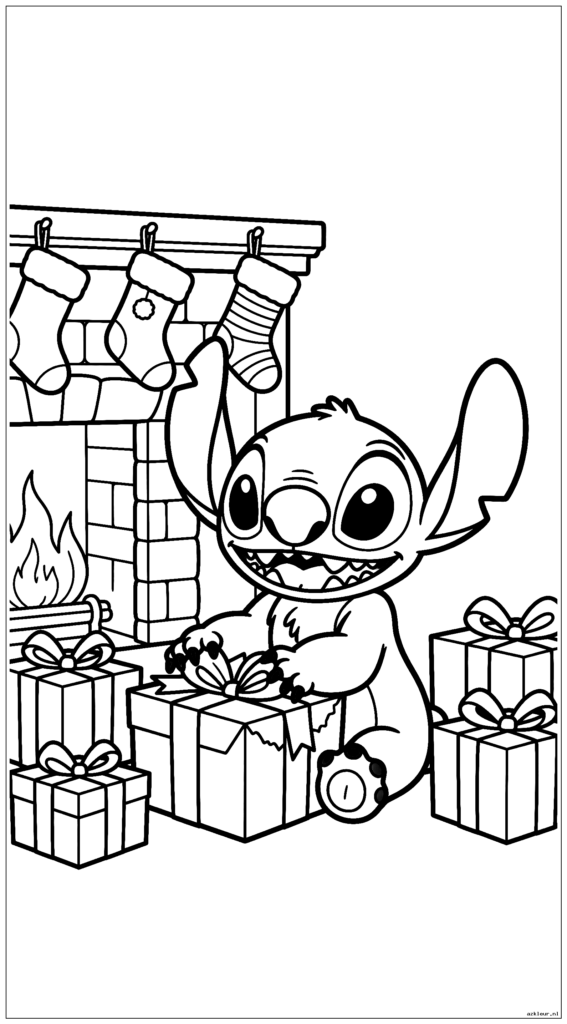 Schattige Stitch zit bij een open haard en opent kerstcadeautjes met kousen erboven